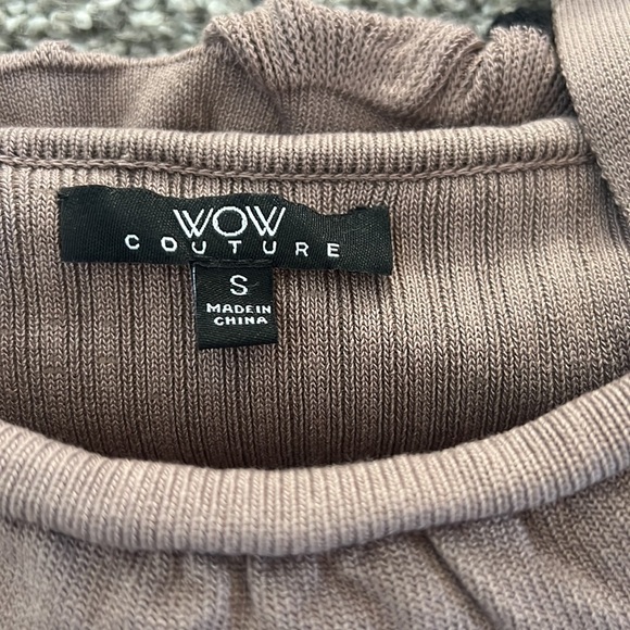 Open shoulder dress with long sleeves - Picture 4 of 4